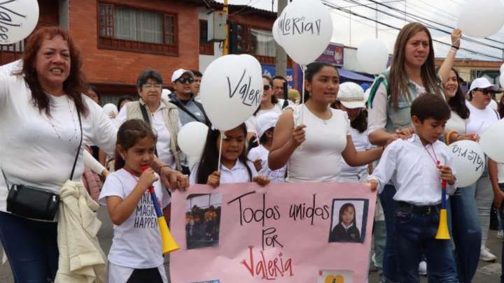 Entre colores y lagrimas: así se vivió la multitudinaria caravana con la que Cajicá despidió a la pequeña Valeria Afanador