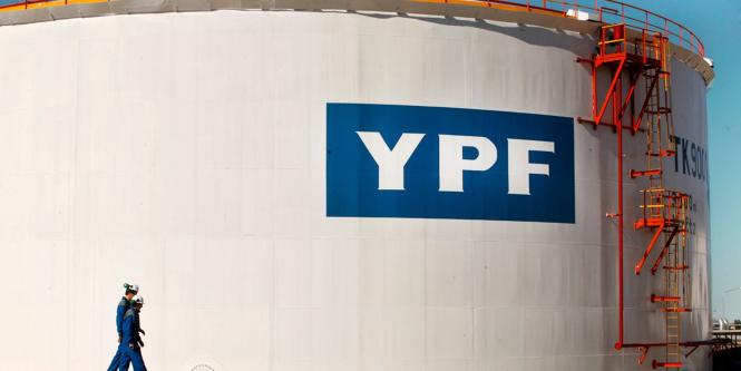 Las ganancias de la petrolera estatal argentina YPF cayeron 96%