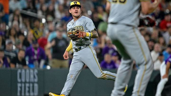 Brewers' Joey Ortiz to undergo MRI after hurting hamstring