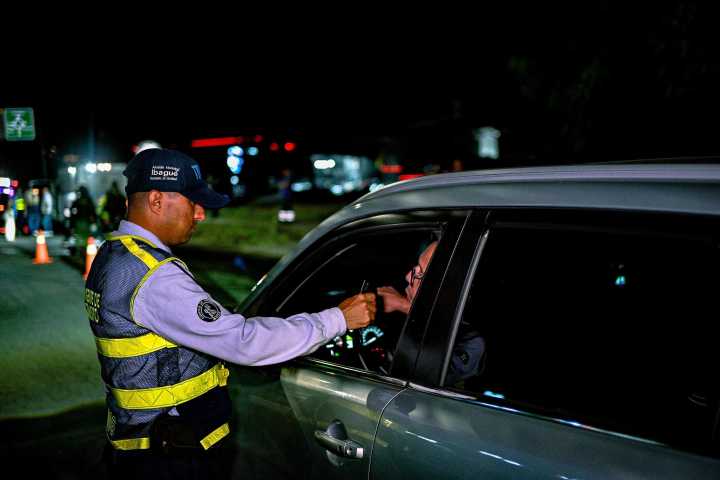Autoridades de tránsito sancionan a 10 personas por conducir en estado de embriaguez