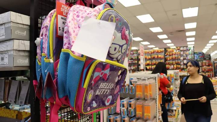 Regreso a clases: Padres de familia desembolsan hasta 10 mil pesos en útiles escolares