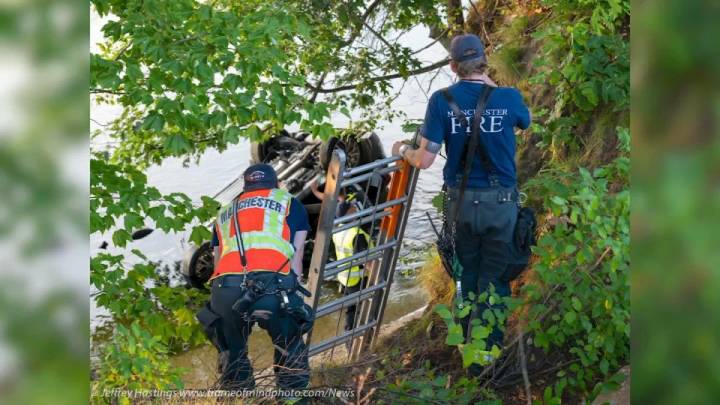 Manchester NH I-293 car into water, person pulled from river – NBC Boston