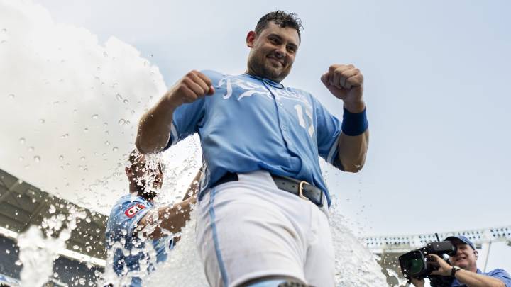 Vinnie Pasquantino's homer in 4th straight game helps lift Royals over Rangers