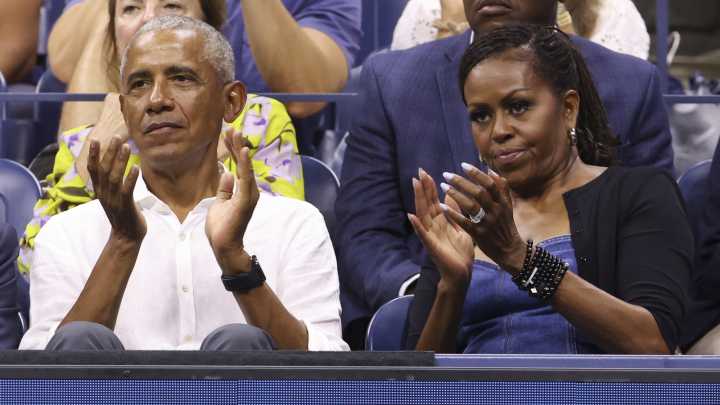 Barack & Michelle Obama's Marriage Has Some Painfully Obvious Problems