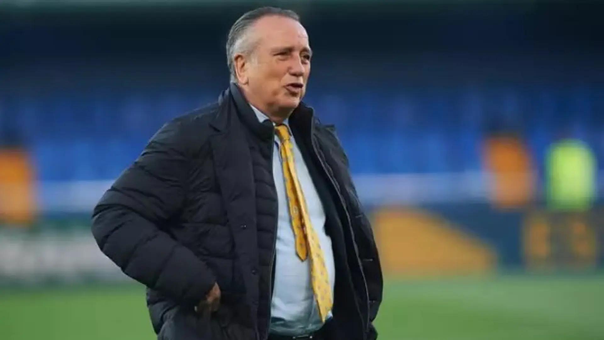 El presidente del Villarreal ofrece avión gratis a los socios o un descuento en el abono si el partido contra el Barça se juega en Miami