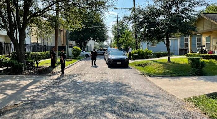 Man fatally shoots girlfriend during argument in east Houston, claims self defense