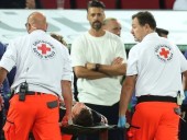 Augsburg's Fellhauer leaves hospital after concussion against Bayern