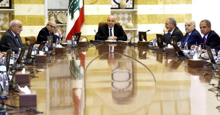 El gobierno libanés impulsa plan para desarmar a Hezbollah para fin de año