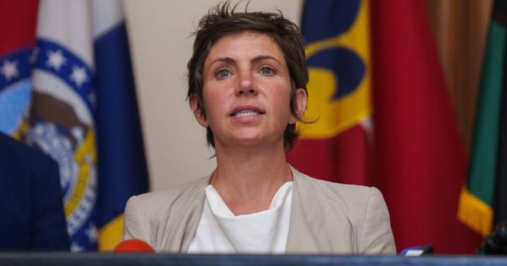 St. Louis mayor pauses new minority construction contracts to preserve tornado recovery funds