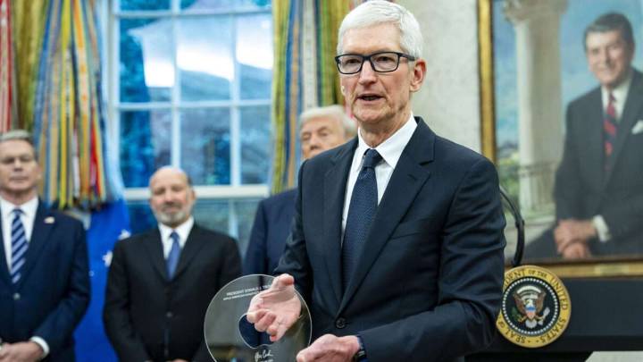 Apple CEO Tim Cook Has Learned the Rules for Getting Ahead in Trump's America