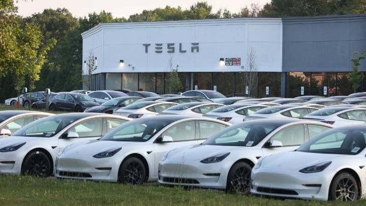 Florida jury hits Tesla with $329 million verdict in fatal autopilot crash