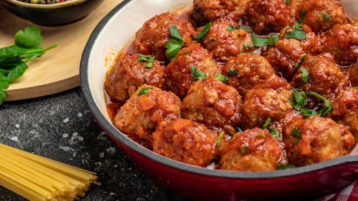 El sencillo truco de Dani García para preparar unas albóndigas tiernas y muy jugosas