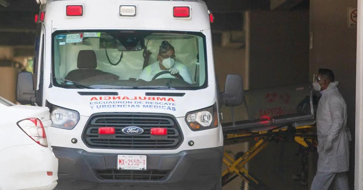 ¿Por qué “ambulancia” se escribe al revés en los vehículos?