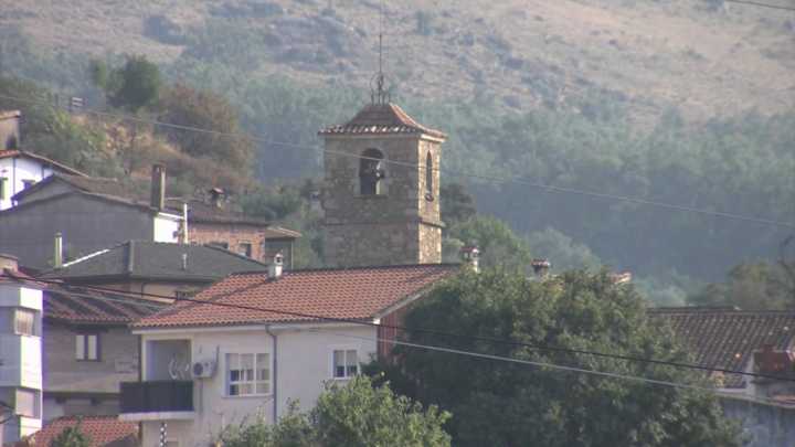 Decretan el confinamiento de Casas del Monte por el humo del incendio