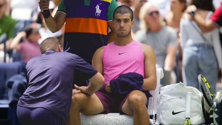 Los problemas en la rodilla de Carlos Alcaraz en el US Open: "Noté algo que me estaba molestando, estaba preocupado"