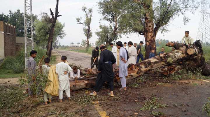 Pakistán reubica a 24.000 personas por inundaciones del monzón que han dejado 799 muertos