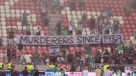 Aficionados israelíes causan la indignación de Polonia con un pancarta: "Asesinos desde 1939"