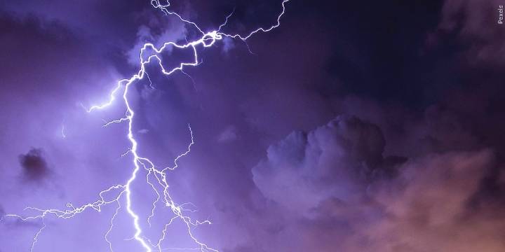 SUBMIT PHOTOS: Lightning storm in Cenla