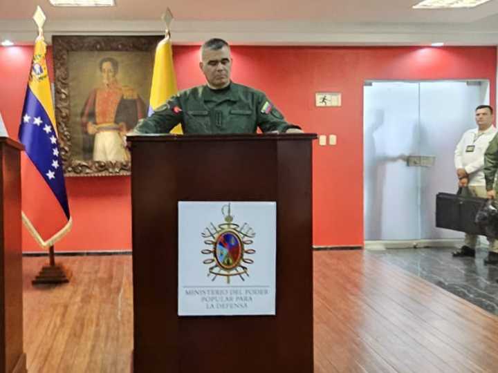 Régimen de Maduro despliega 15 mil hombres en frontera con Colombia