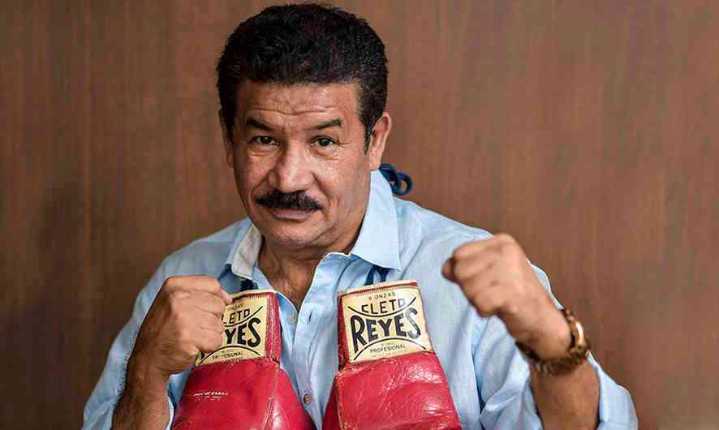 Impactado por la muerte del cronista deportivo cartagenero, Eugenio Baena Calvo, el excampeon mundial de boxeo, Miguel «Happy Lora» no pudo contener el llanto en medio de un reconocimiento 