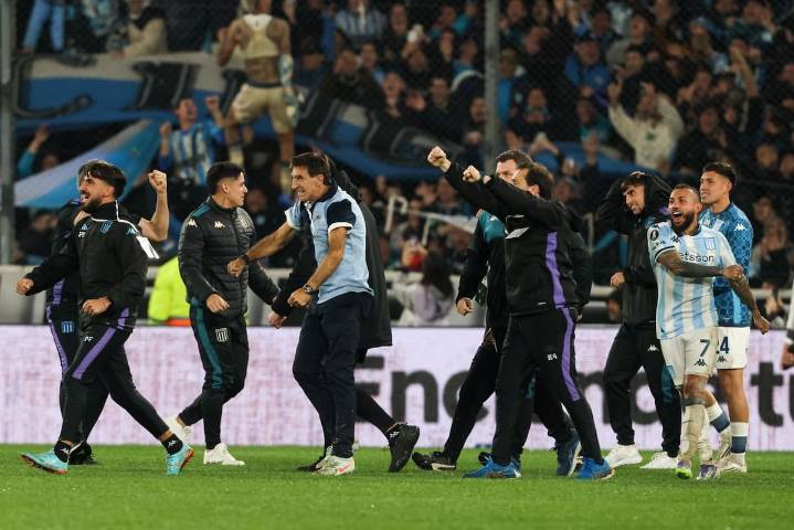 A cuartos de la Copa. De Racing positivo a Racing creyente: la fe de un equipo que tuvo épica ante Peñarol y luchará con Vélez