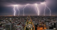 ¿Te despertaron los rayos? Así fue la tormenta eléctrica que iluminó CDMX en la madrugada