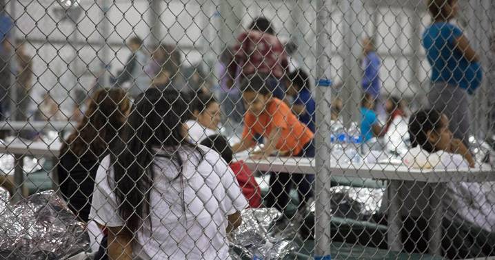 Judge to consider the fate of an agreement on protecting immigrant children in US custody