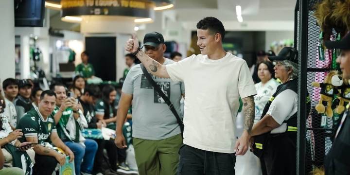 James Rodríguez desató polémica en México tras una firma de autógrafos: un hincha se sintió “estafado”