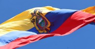 S&P Global mejora la perspectiva de la deuda de Ecuador