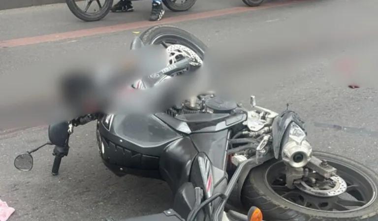Una motociclista murió en fatal accidente con un tractocamión