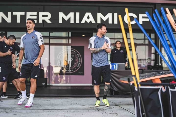 Video: la absurda asistencia de taco de Messi a Suárez en el triunfo del Inter Miami
