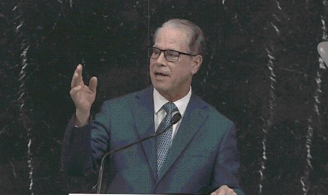 Indiana Gov. Mike Braun Keeps Wait-and-See Stance on Redistricting as GOP Lawmakers Deliberate
