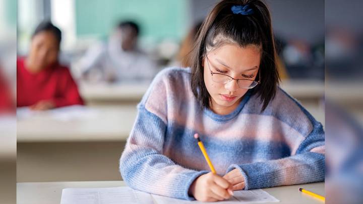 Este es el puntaje que podría obligar a estudiantes a repetir pruebas Saber 11 del Icfes en 2025