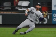 Yankees continue to bench their best shortstop option at the moment