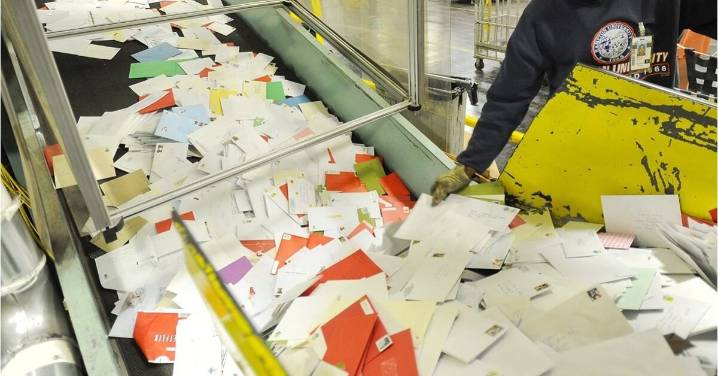 India suspende temporalmente el envío de artículos postales a EUA por aranceles