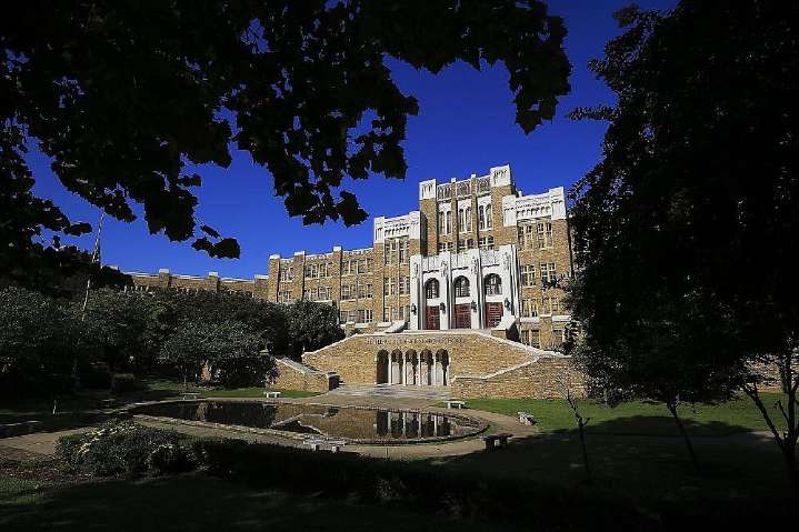 Pepper spray used to disperse crowd around fight at Little Rock Central High School, principal says