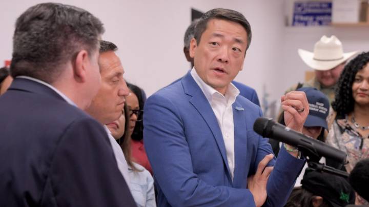 Live updates: Abbott takes action against Texas Dems who fled in redistricting fight