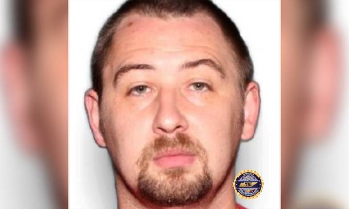 Hombre es buscado por presuntamente matar a cuatro familiares en Tennessee