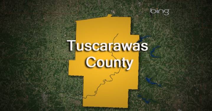 18-year-old dies in 3-vehicle crash on I-77 in Tuscarawas County