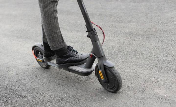 Fallece tras sufrir una caída con un patinete en Alcúdia