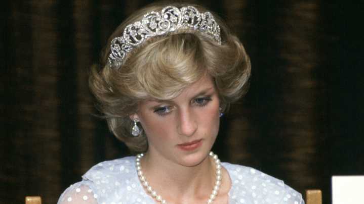 Rare Pic Of Princess Diana & Her Brother Offers A Glimpse Into Their Tumultuous Childhood