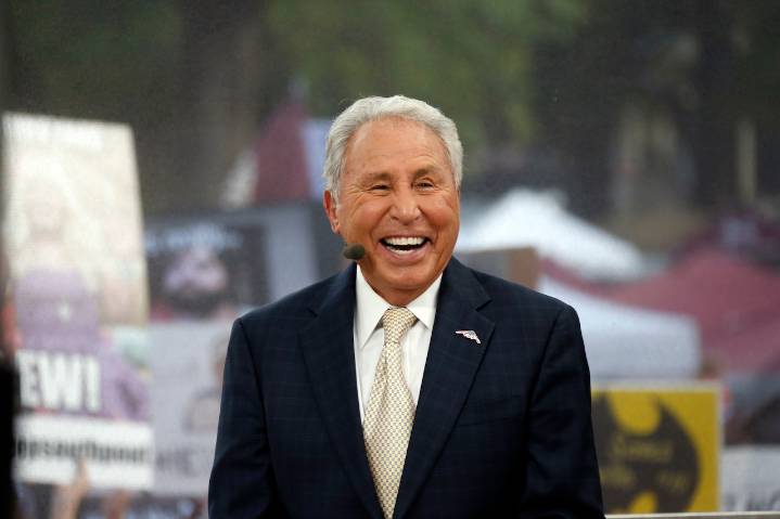 GameDay’s Lee Corso makes final iconic headgear pick, predicts Ohio State