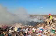 Moviliza a Bomberos incendio de un predio en Acuña
