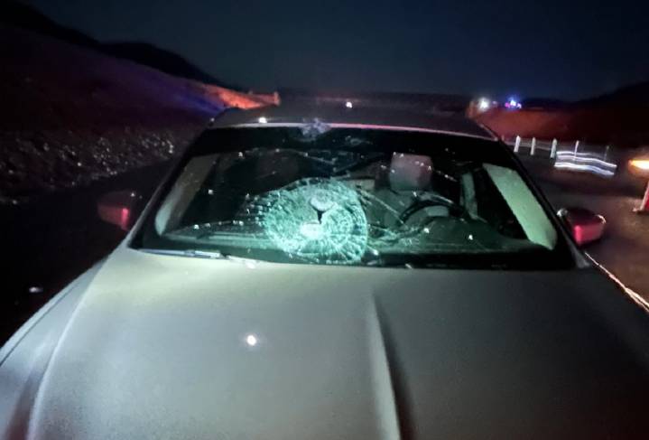 Ataque con piedras desde un puente peatonal deja dos heridos de gravedad en Las Vegas