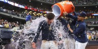Brewers walk off vs. Mets after flooding, win 9th straight