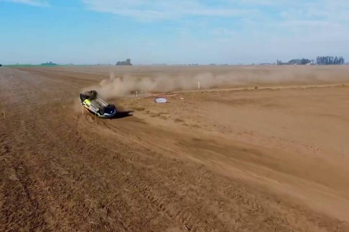 "¡Mirá cómo nos fuimos a la m...!". Desmayo y traslado en helicóptero: el inquietante accidente de rally de dos hermanas