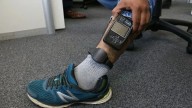 Olvidó su tobillera electrónica en una confitería de Roca y terminó detenido en la Terminal
