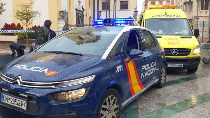 Detenidos dos jóvenes tras matar a otro brutalmente a puñaladas en una calle