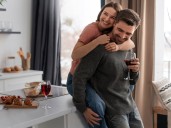 ¿Qué es SINK?: la nueva tendencia que se toma las relaciones de parejas