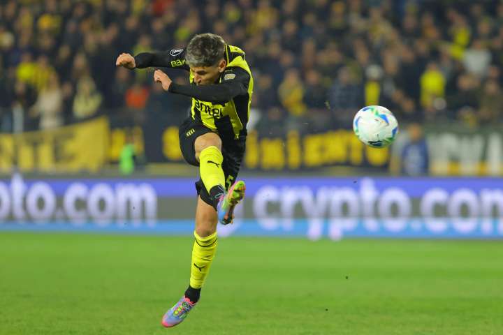 1-0. Peñarol golpea primero